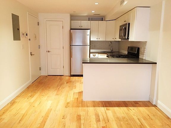 2nd image of 3093 38th St APT 4B
