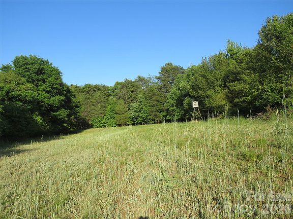 5th image of 262 Flat Rock Rd