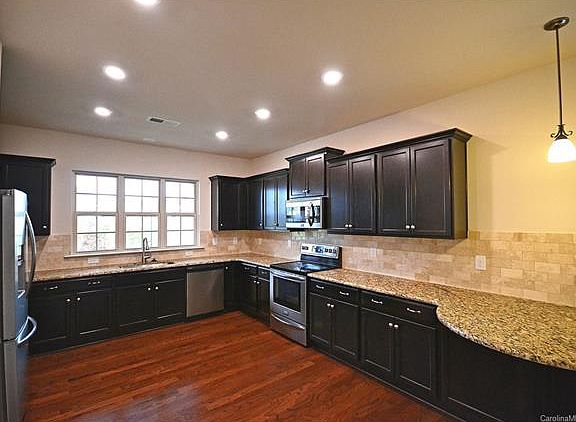 3rd image of 1210 Clingman Dr #266