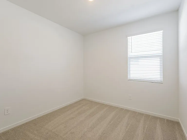 24453 W Grove St — Photo 11