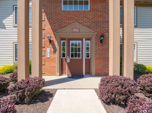 8910 Hunters Creek Dr APT 104, Indianapolis, IN 46227
