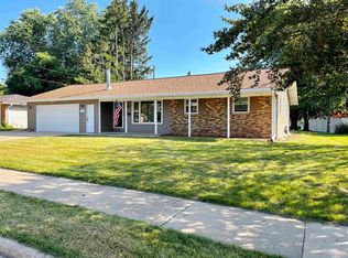 911 Jordan Rd, De Pere, WI 54115