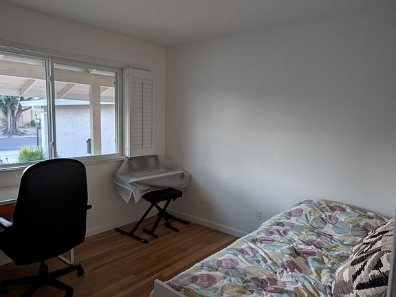 3rd image of 712 Ginden Dr