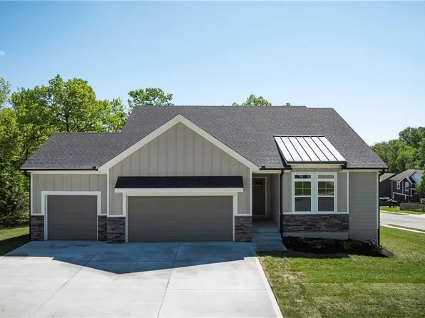 602 Madison St, Pleasant Hill, MO 64080