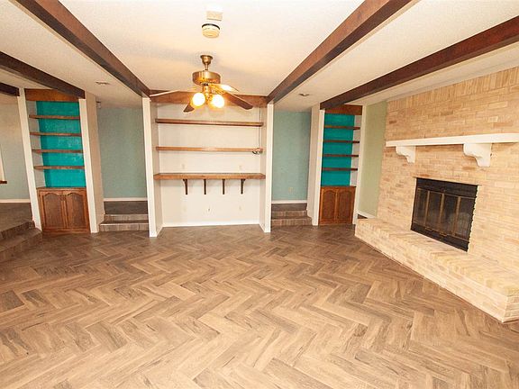 4th image of 348 Sierra Vista Ln