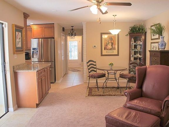 5th image of 1942 E Hampton Cir