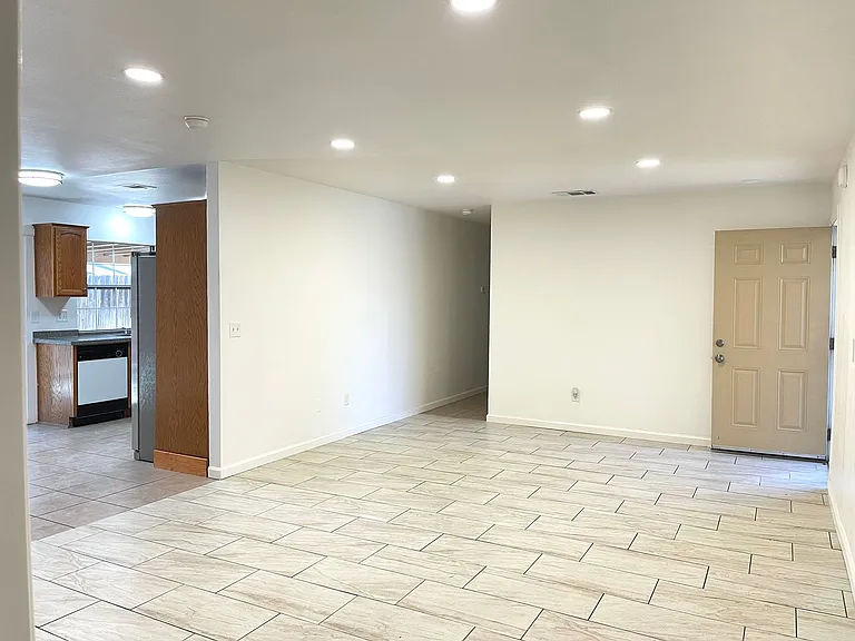 2698 San Anselmo Ave — Photo 13