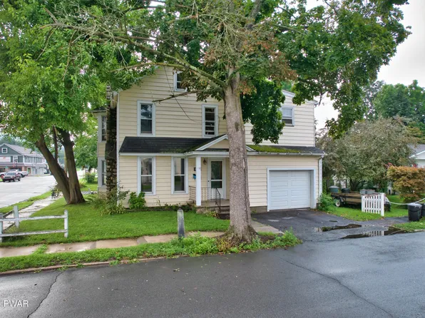 211 Avenue L, Matamoras, PA 18336