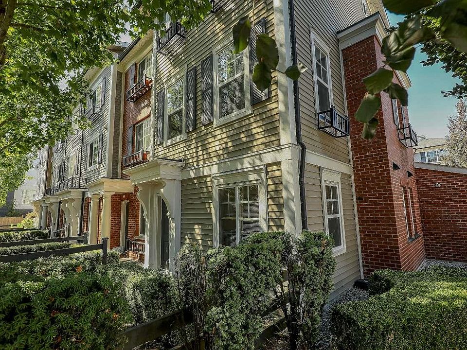 1st image of 7233 189th St #81