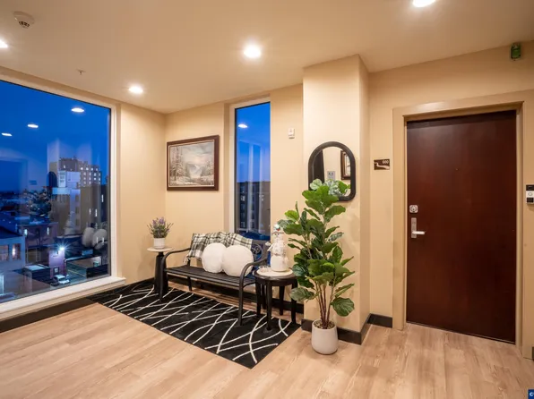 156 Saint St NE Front 600, Salem, OR 97301