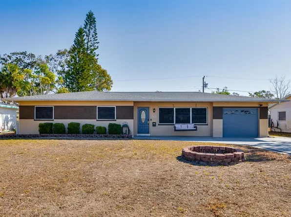 1901 Winchester Rd N, Saint Petersburg, FL 33710