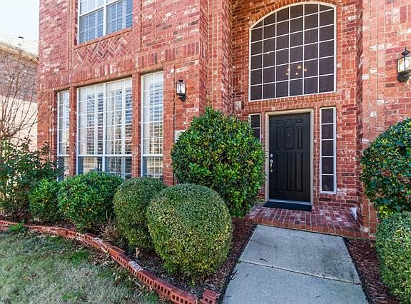 3rd image of 3012 Golden Gate Dr