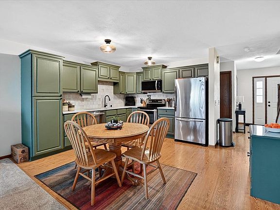 2nd image of 2341 Effingham Way