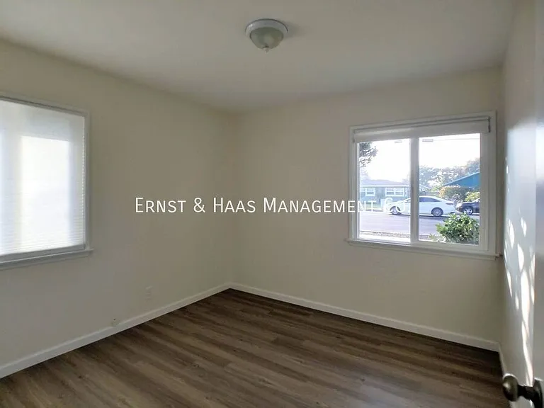 3080 Palo Verde Ave — Photo 23