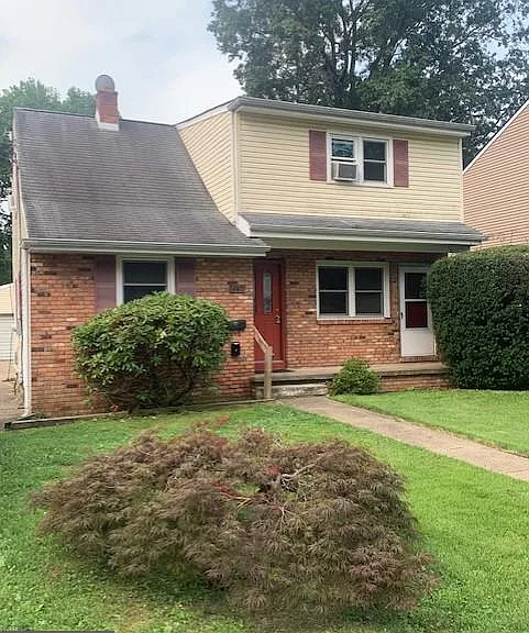 442 Buttonwood Ave #DOWNSTAIRS — Photo 1