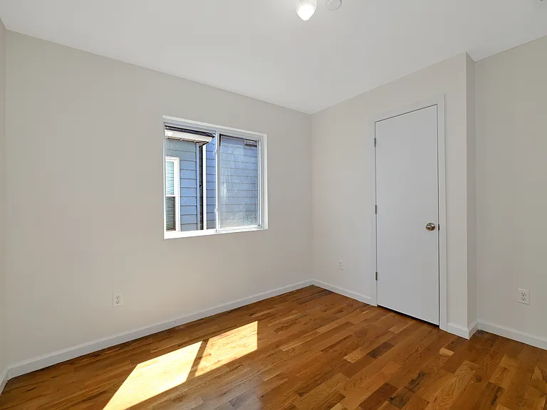 14 Girard St #B — Photo 7