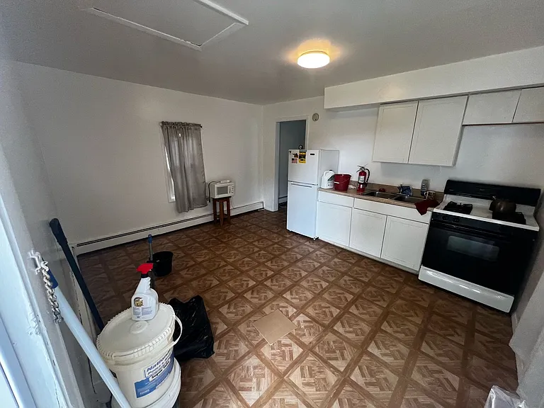 38 N Main St — Photo 2