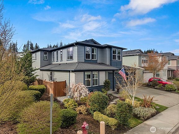 2nd image of 2432 NE Sunnymede Street