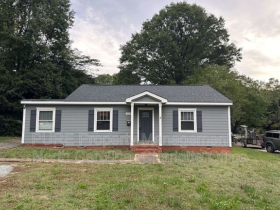 3rd image of 2615 Ashley Rd