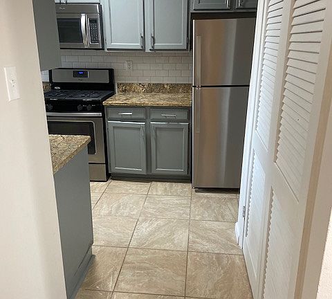 3rd image of 4256 Shaw Blvd #1K