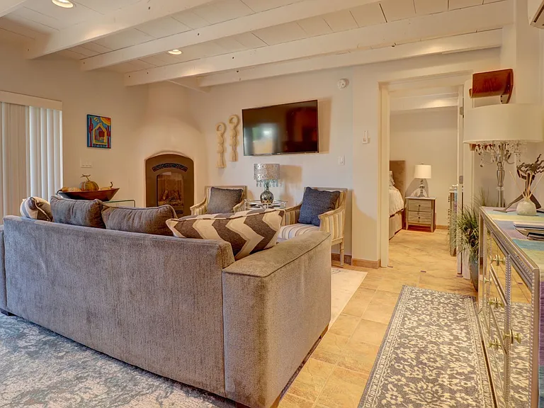 2160 Calle De Arroyo — Photo 11