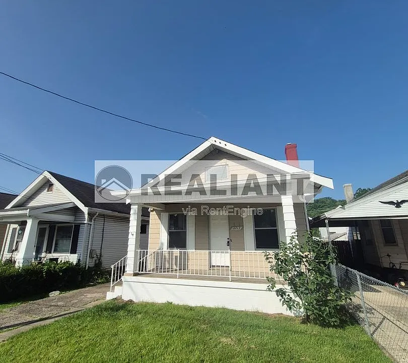 2717 Dakota Ave