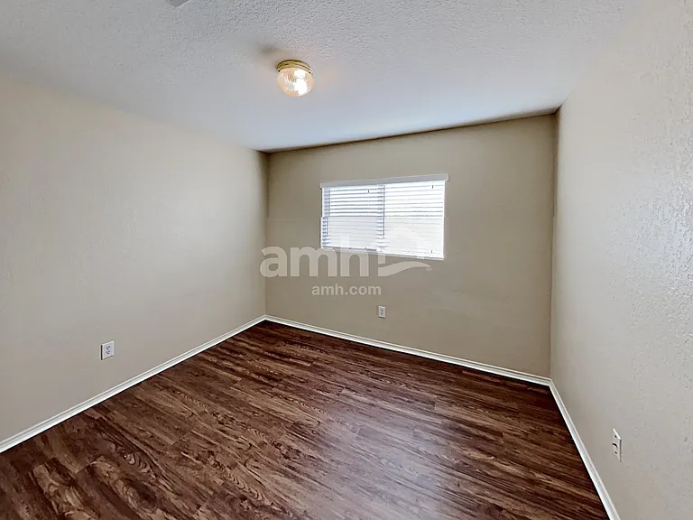 9331 Juniper Spg — Photo 17