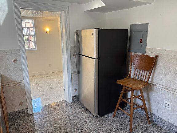 5th image of 1235 Lawton St