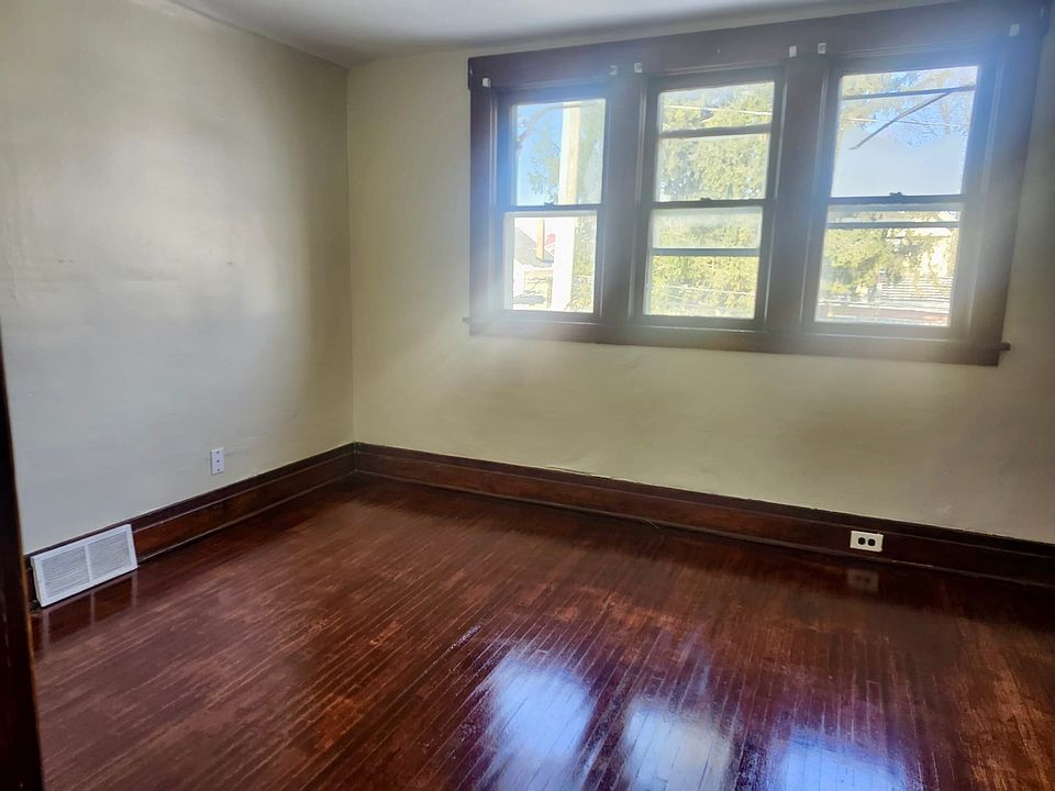 1st image of 11 Verdun Ave
