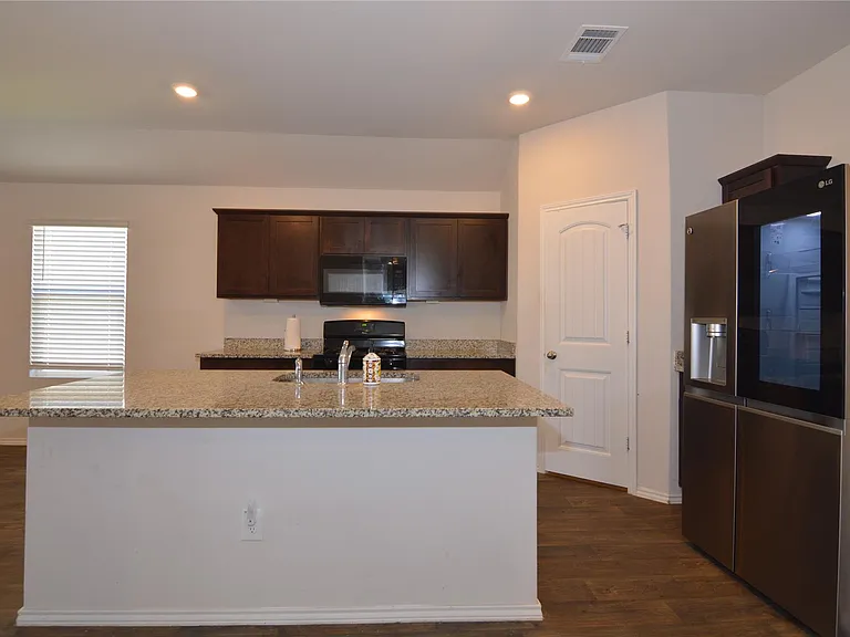109 Black Wolf Run — Photo 2