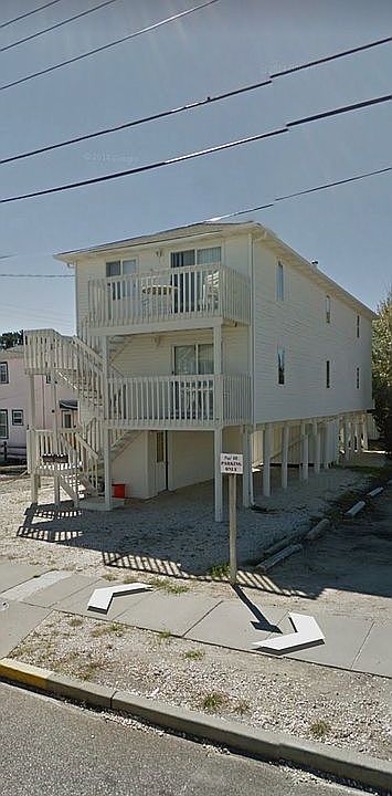 1st image of 210 88th St