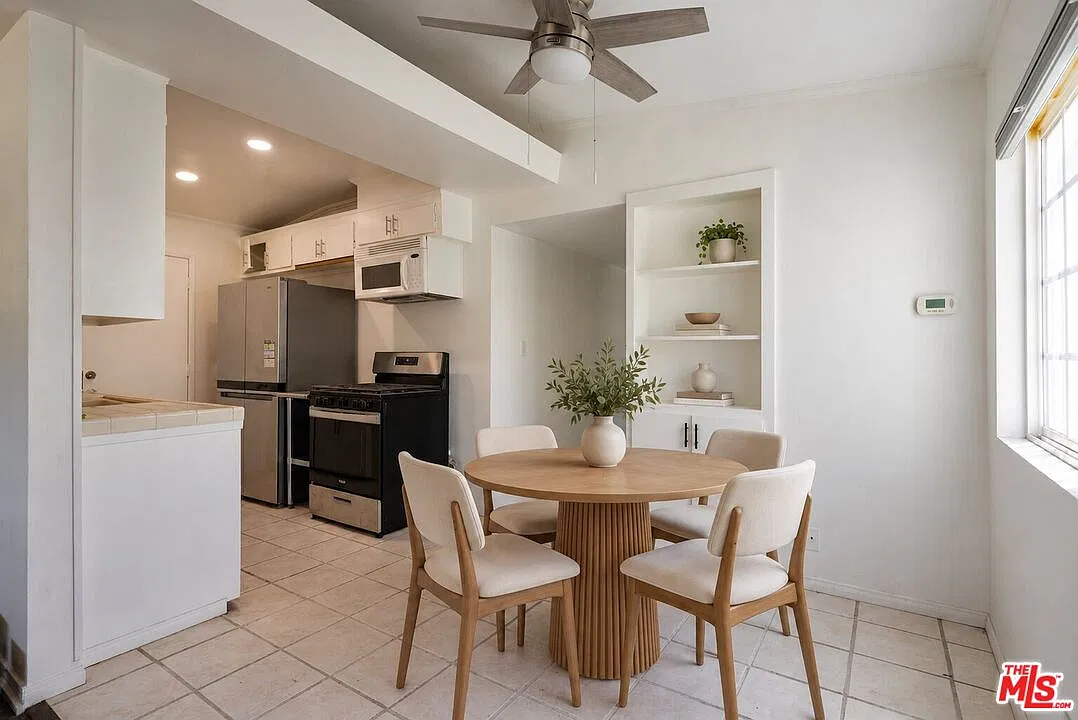 2 bed, 2.0 bath, 855 sqft, $4,750 — Photo 4