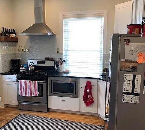 4th image of 810 N Wood St #2
