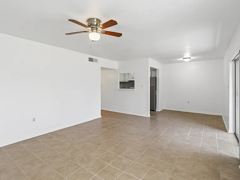 2569 N Alafaya Trl #133 — Photo 10