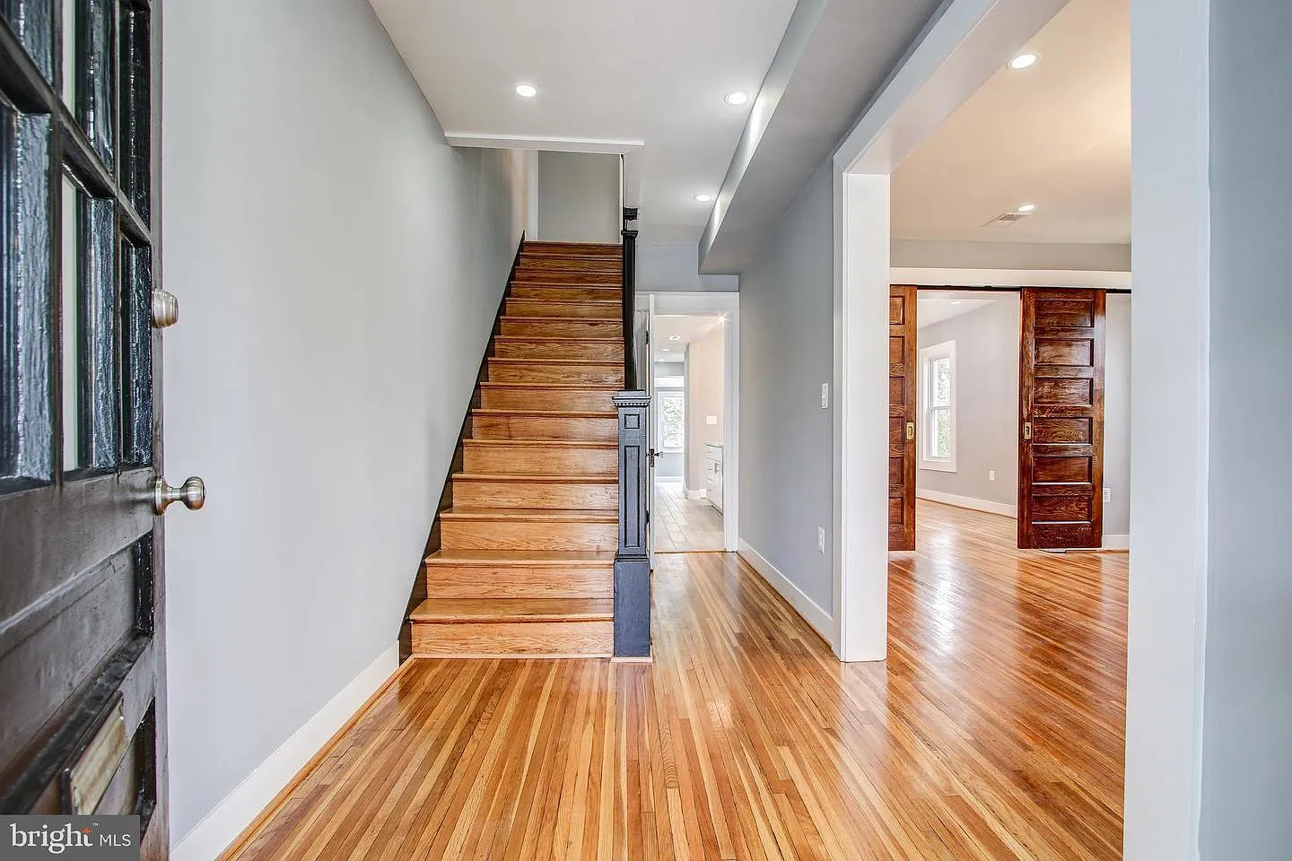 4 bed, 3.5 bath, 2304 sqft, $4,500 — Photo 4