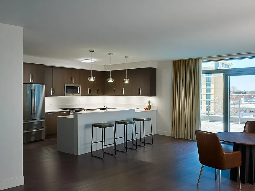 1 Uptown Cir