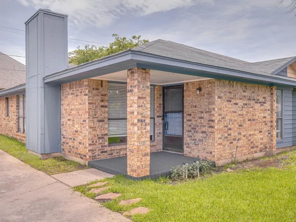 6821 Sierra Dr, Fort Worth, TX 76180