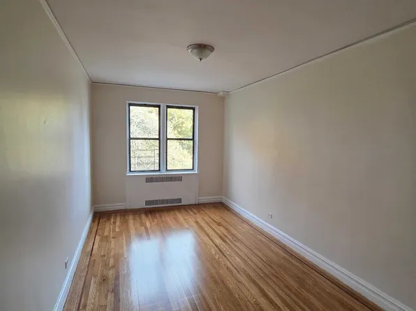 2845 University Avenue image 10 of 10