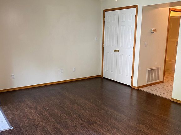 2nd image of 2310 S Illinois Ave APT B2