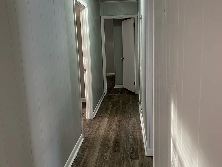 734 Hall St — Photo 6