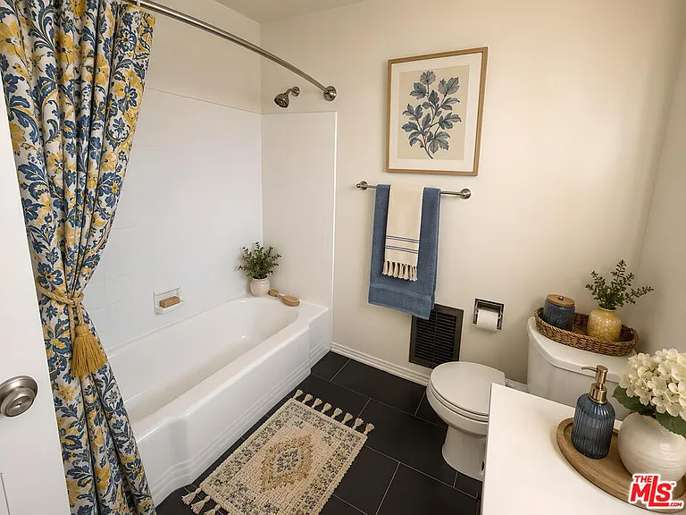 228 S Mariposa Ave #16 — Photo 11