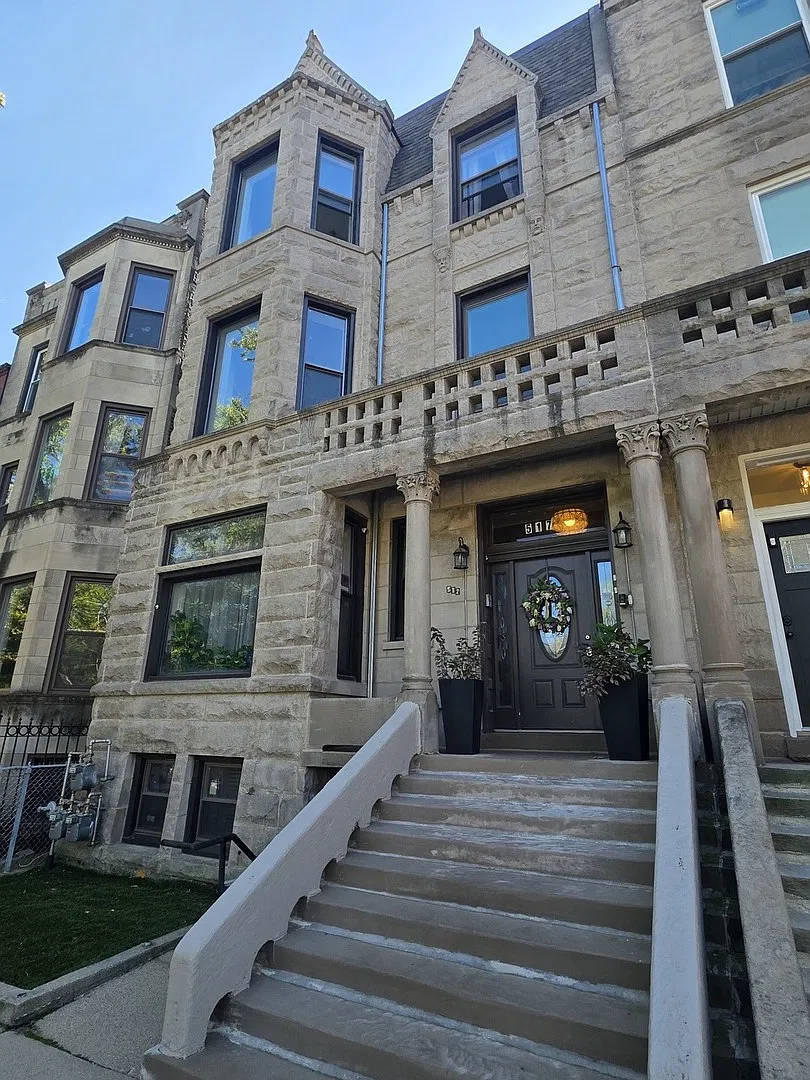 517 E 46th Pl — Photo 1