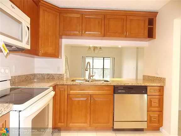 5th image of 4403 Carambola Cir S #2636