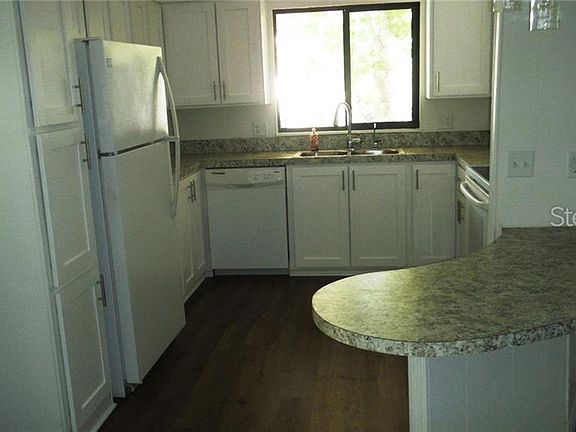 5th image of 92 Laurelwood Dr