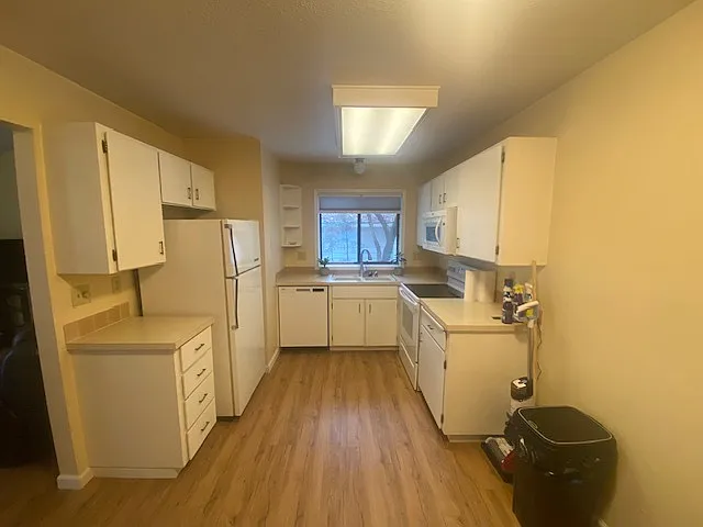 623 E Whispering Pines Ln — Photo 4