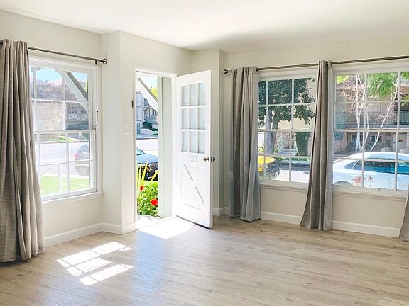4th image of 13463 Burbank Blvd #63