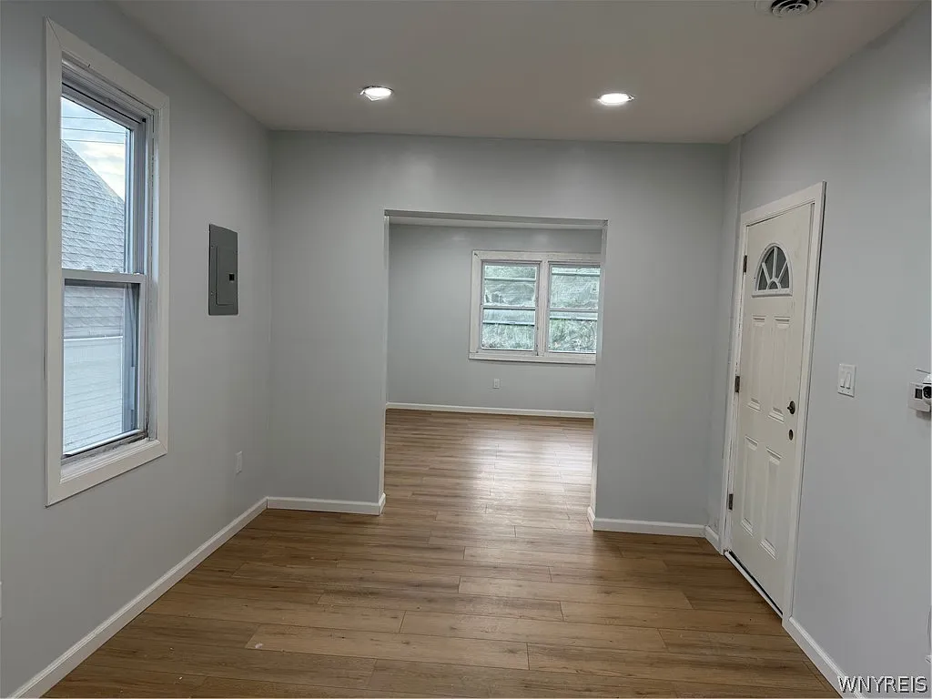 2 bed, 1.0 bath, 1240 sqft, $1,300 — Photo 3