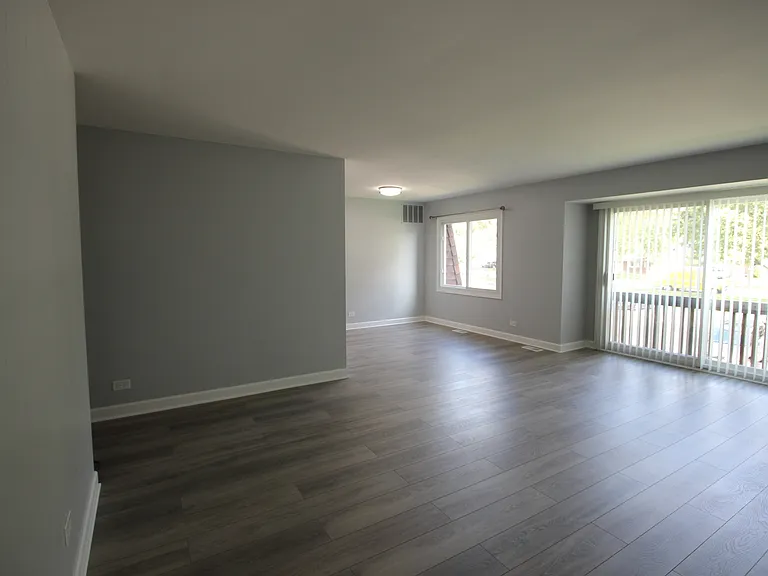 3018 Roberts Dr #8 — Photo 4
