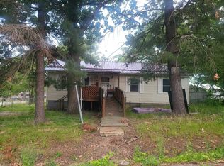 902 School Ave, Cuba, MO 65453