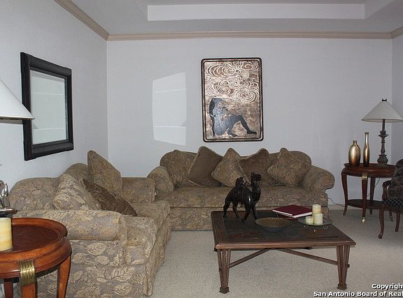 3rd image of 1710 Sandringham